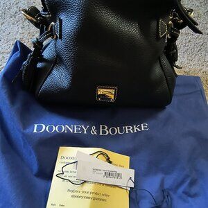 Like New Dooney & Bourke Pebble Grain Tassel Shoulder Bag
